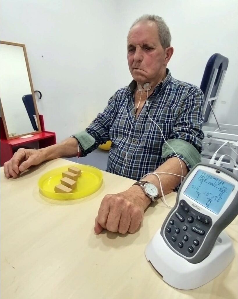 tratamiento disfagia con electroestimulación logopedia fisioterapia neurológica Jaén