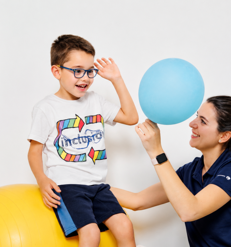Fisioterapia neurológica infantil durante una sesión de neurorrehabilitación en Neurobase Jaén